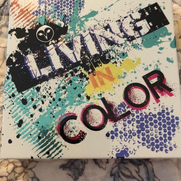 LIVING IN COLOR
By Hank and Henry - Picture 3 of 4